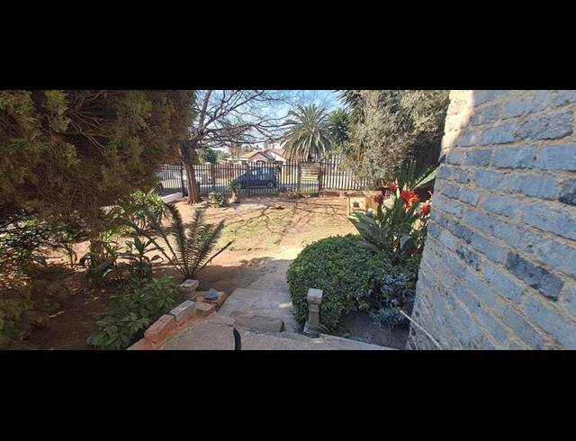6 BEDROOM HOUSE FOR SALE IN NORKEM PARK